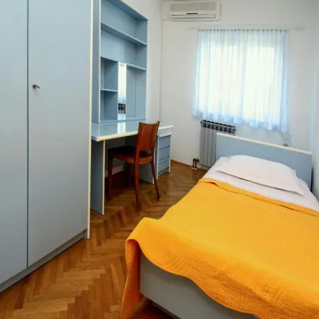 Apartman Matko By Interhome Makarska