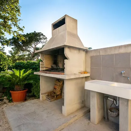 Apartman Matko By Interhome Makarska