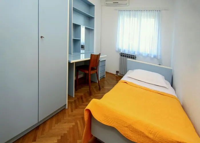 Apartment Matko By Interhome Makarska